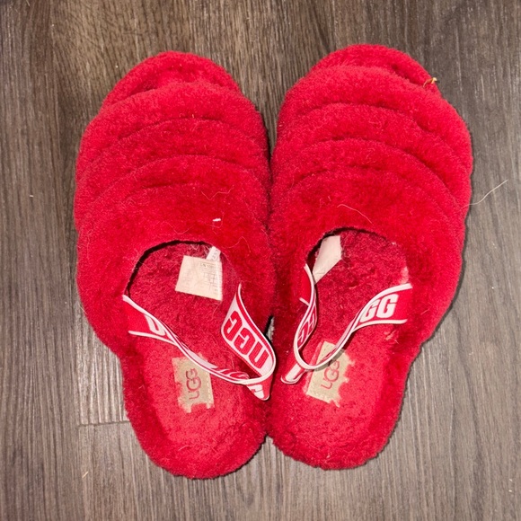 UGG women Red Cozy Slippers - Picture 1 of 2